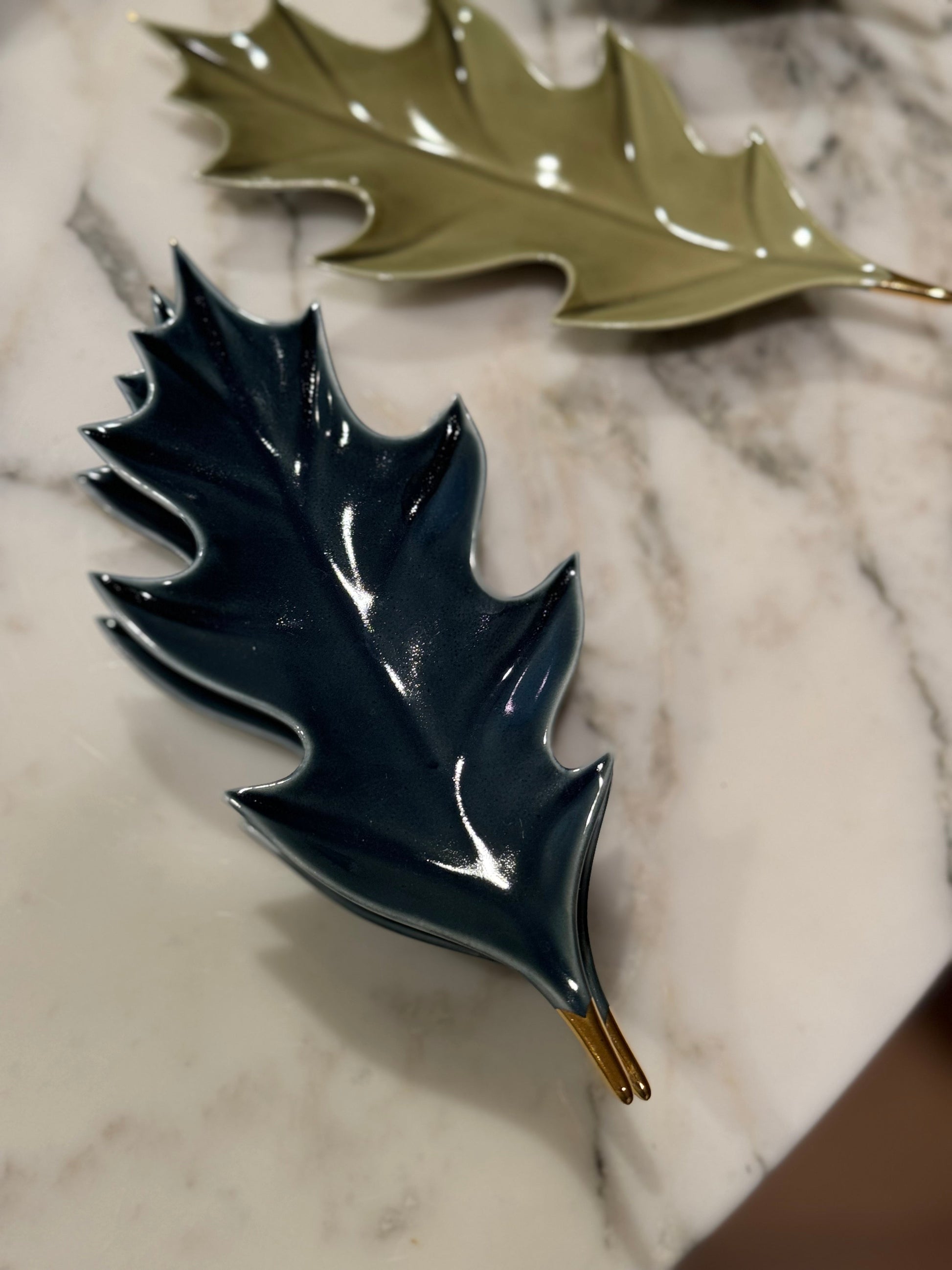 Poinsettia Leaf Plate