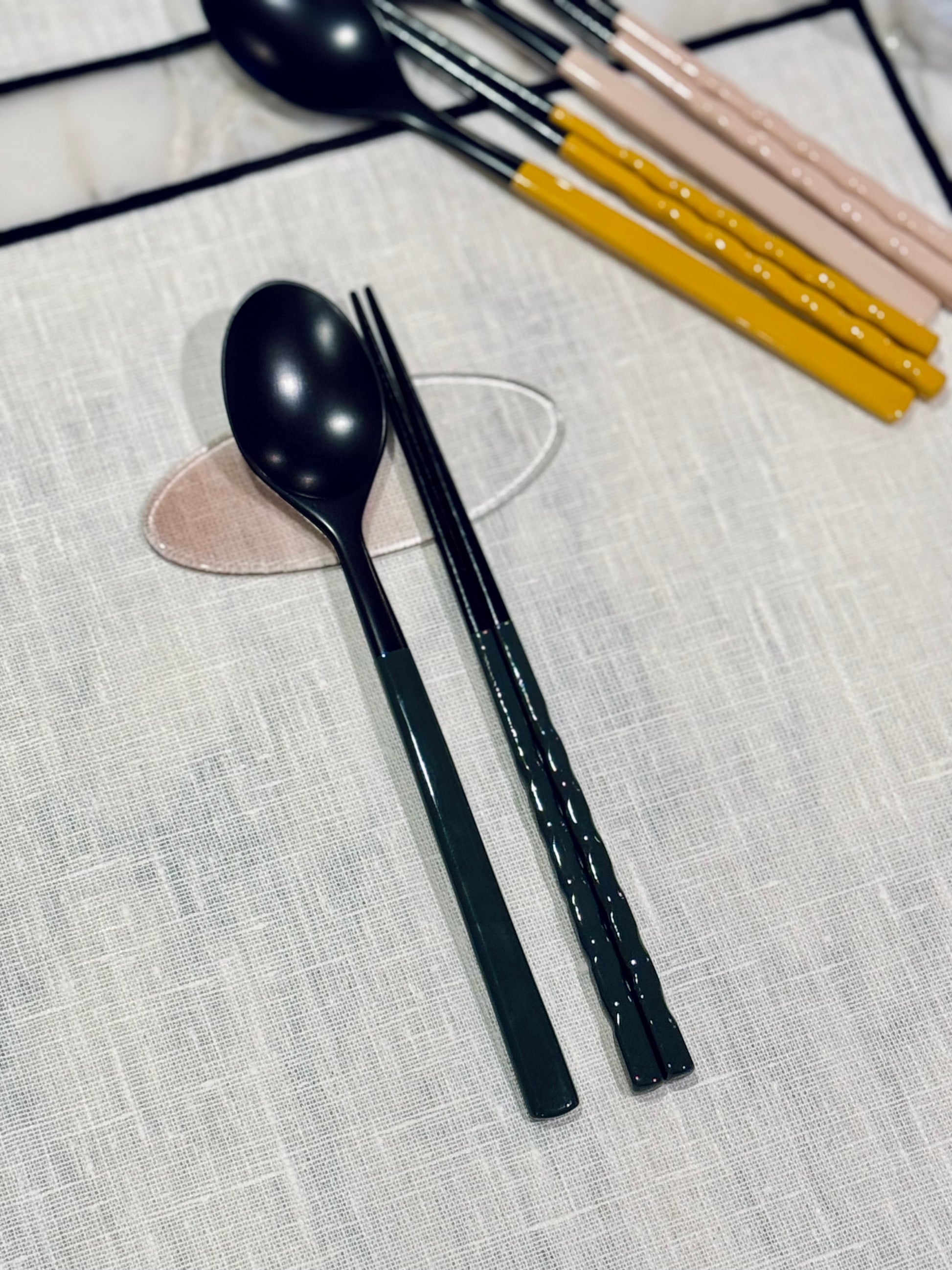 Twisted Pastel Ottchil Spoon and Chopsticks Set - Dark Green