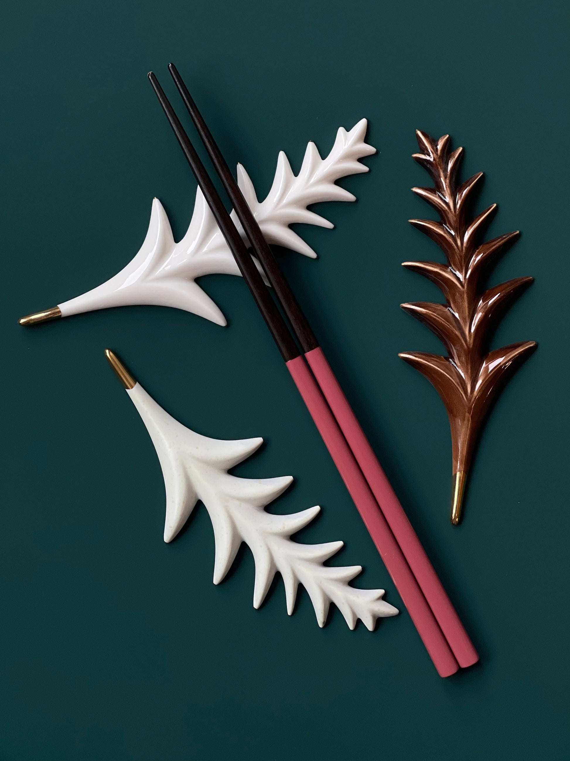 Leaf Cutlery Rest - Rosemary