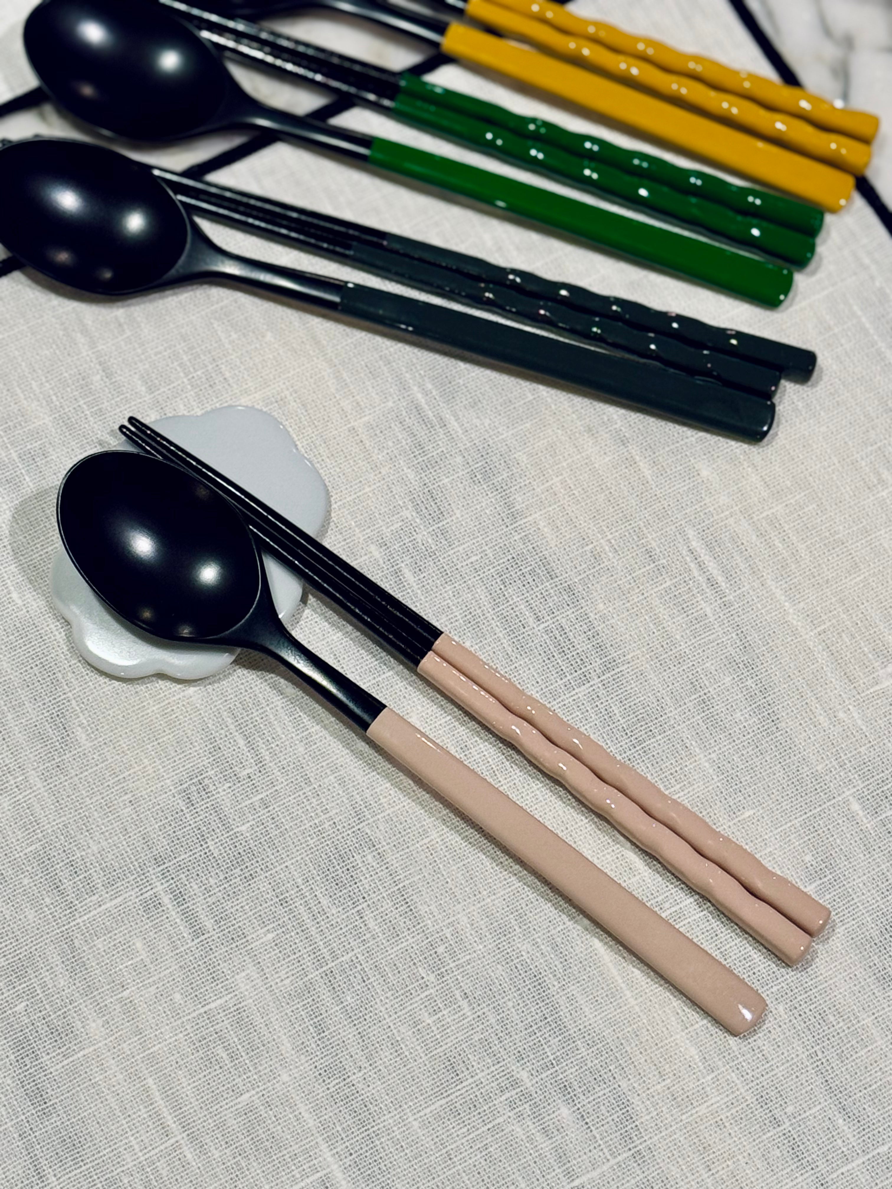 Twisted Pastel Ottchil Spoon and Chopsticks Set - Almond Beige