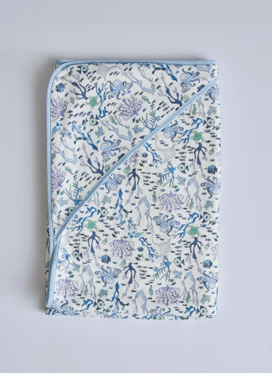 Timo & Violet - Hooded Bath Towel (Blue Coral Reef)