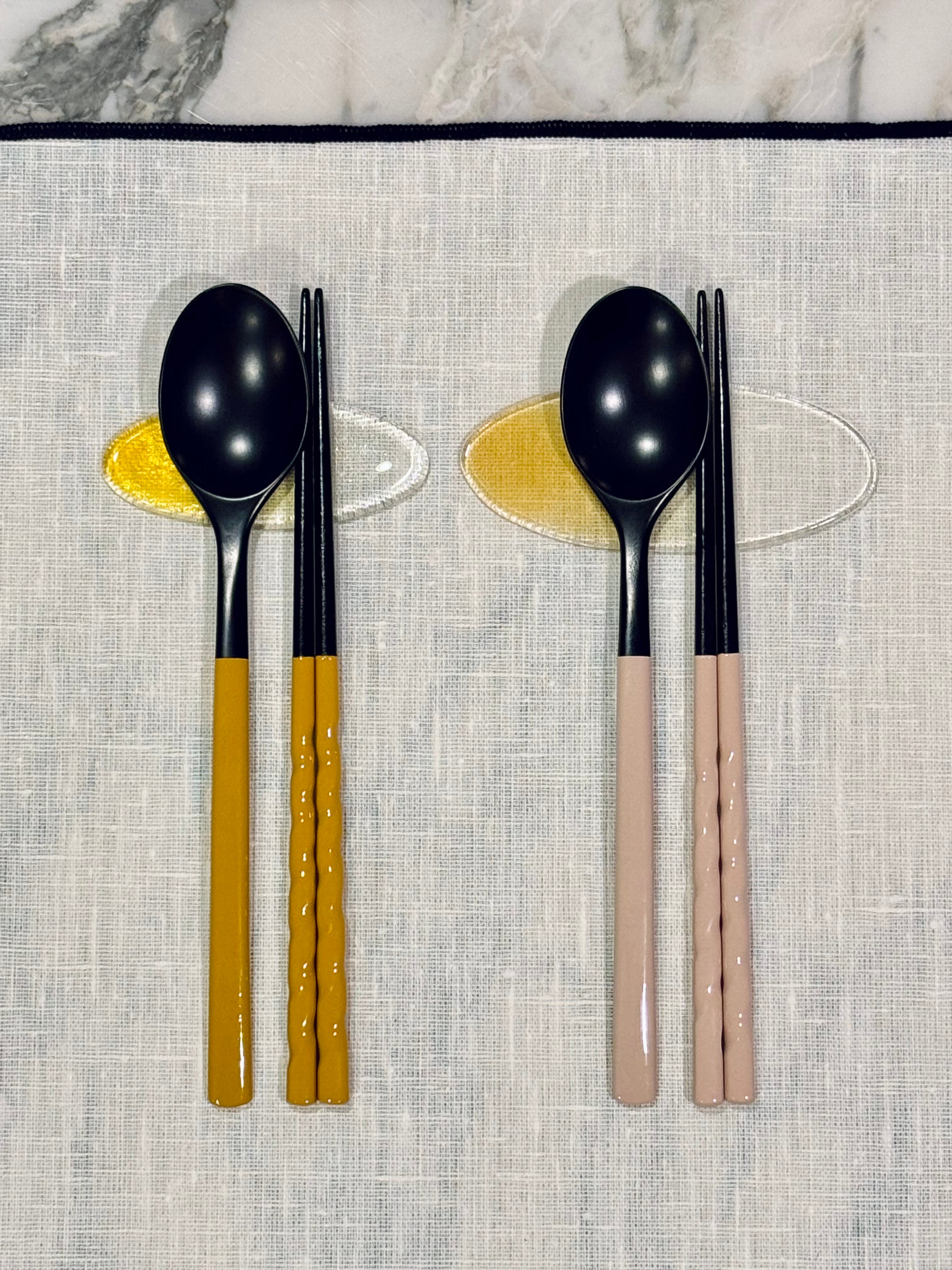 Twisted Pastel Ottchil Spoon and Chopsticks Set - Almond Beige