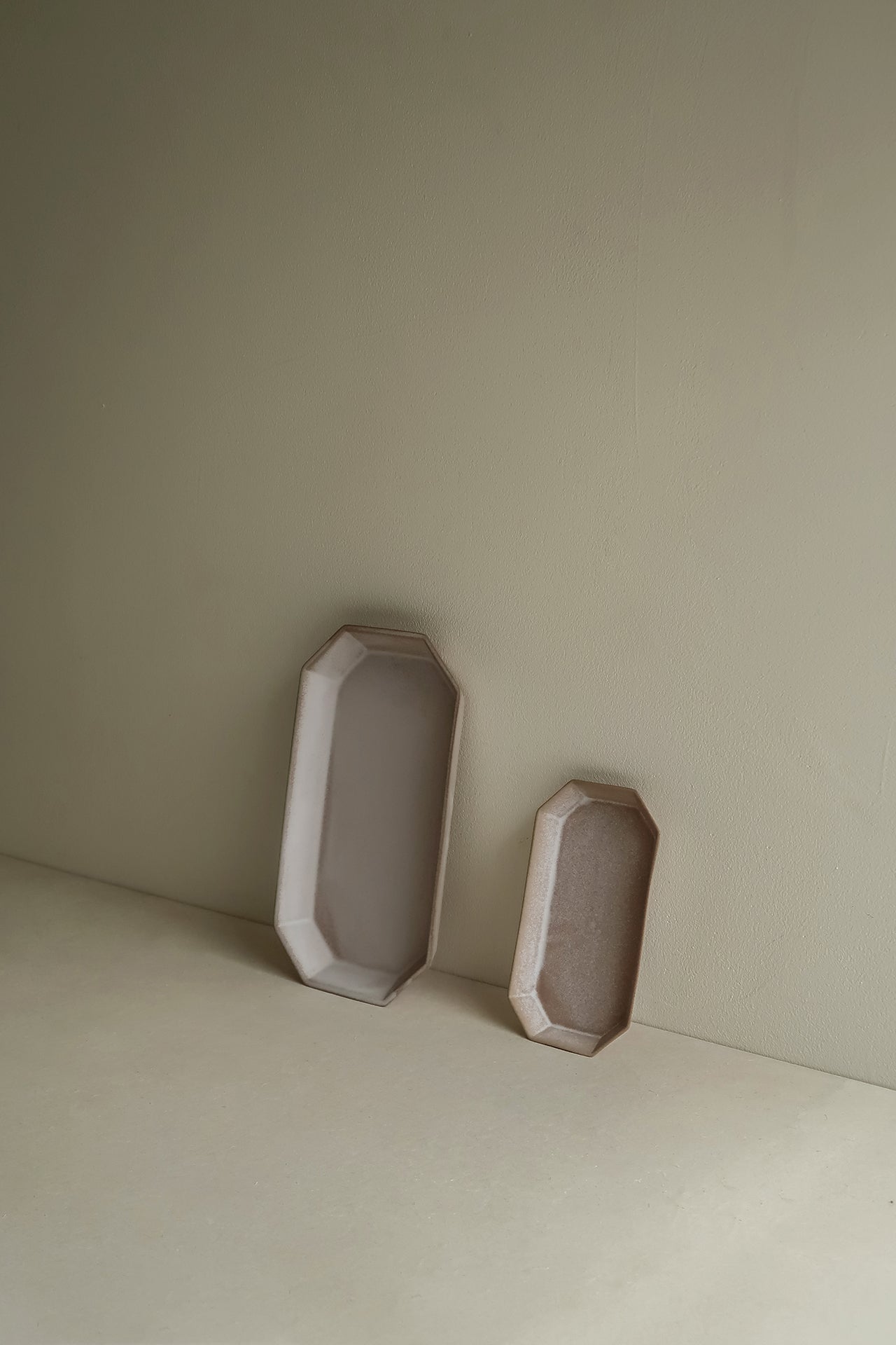 [Archive] Patina Long Octagonal Plate (L) - Stone Beige