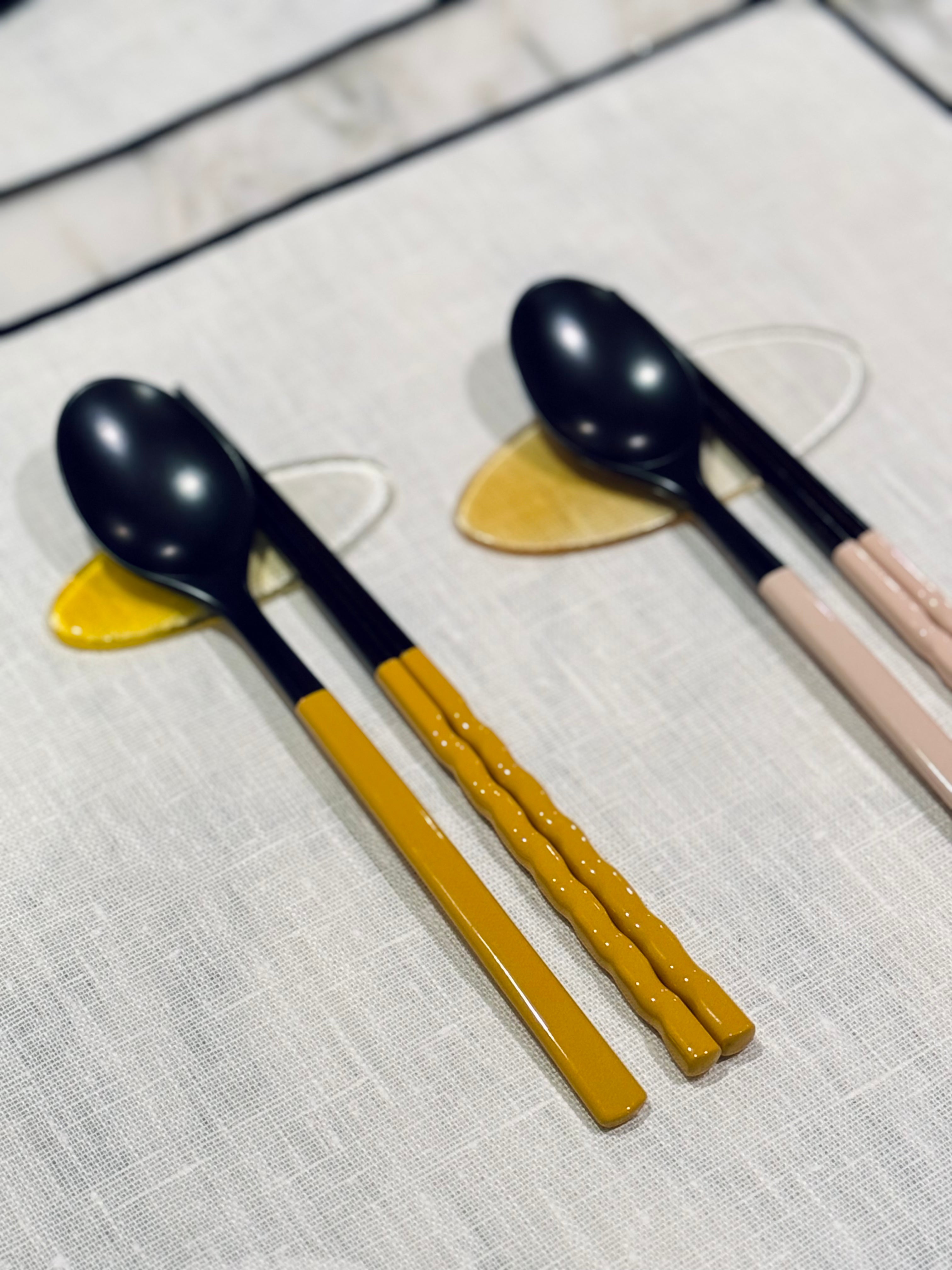 Twisted Pastel Ottchil Spoon and Chopsticks Set - Almond Beige