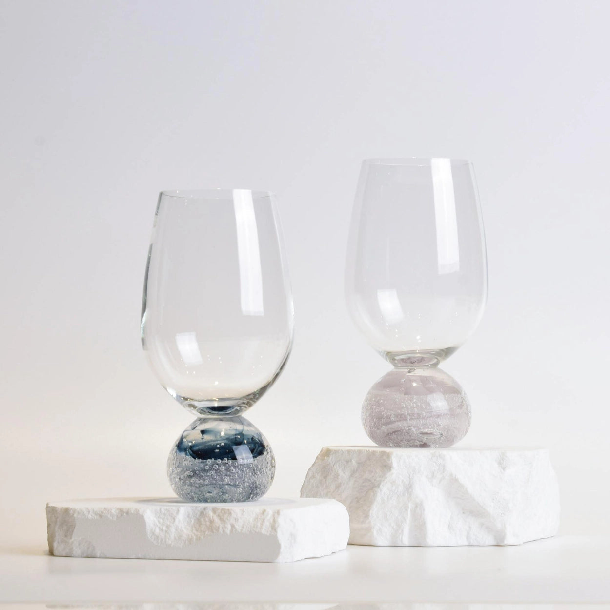 Bell Wine Glass (4 Colors)