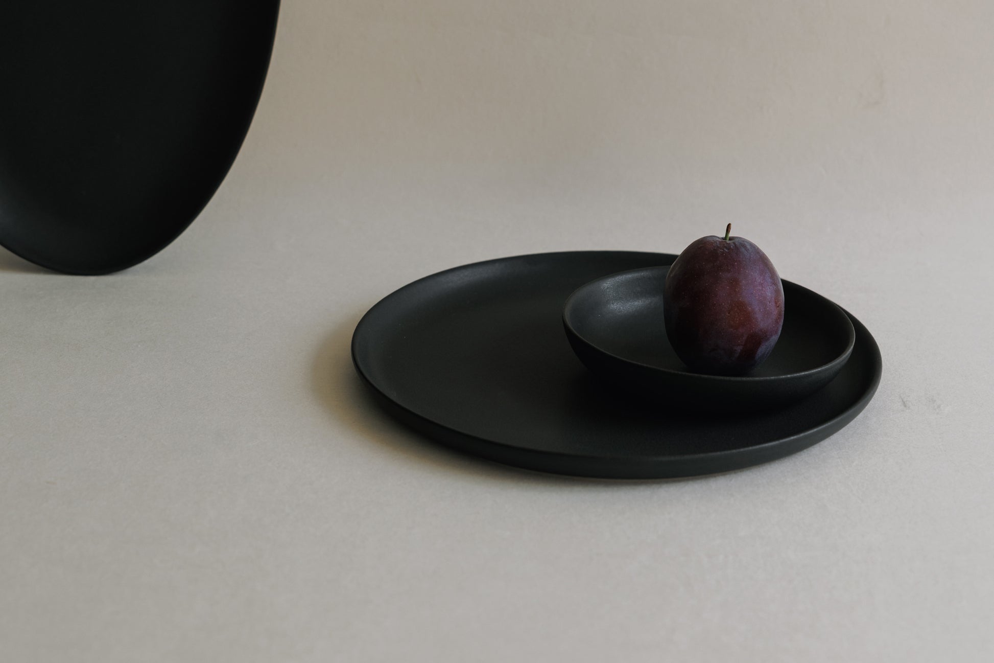[Archive] Papier Round Plate - Black (3 Sizes)