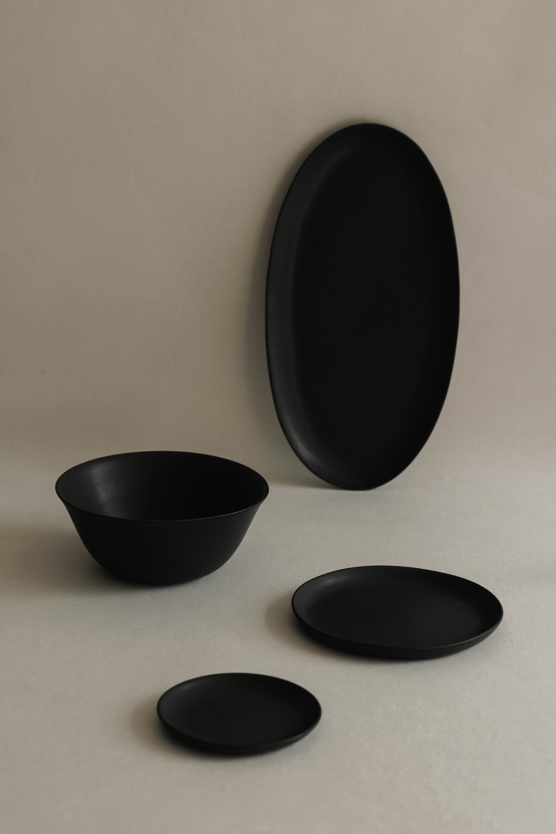 [Archive] Papier Round Plate - Black (3 Sizes)