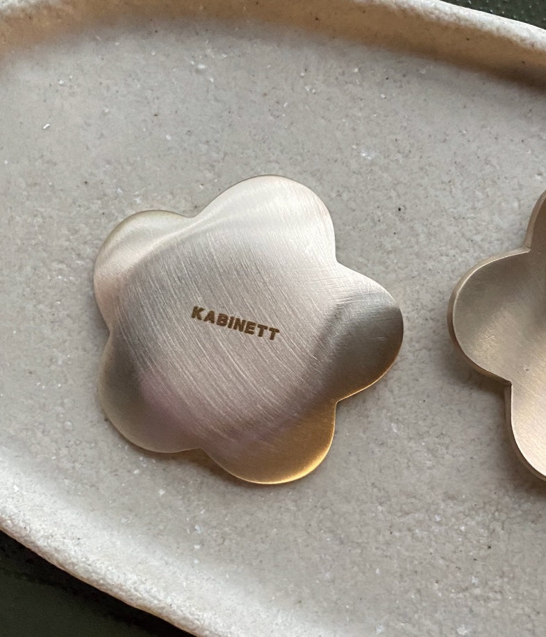 [Archive] Brass Flower Cutlery Rest