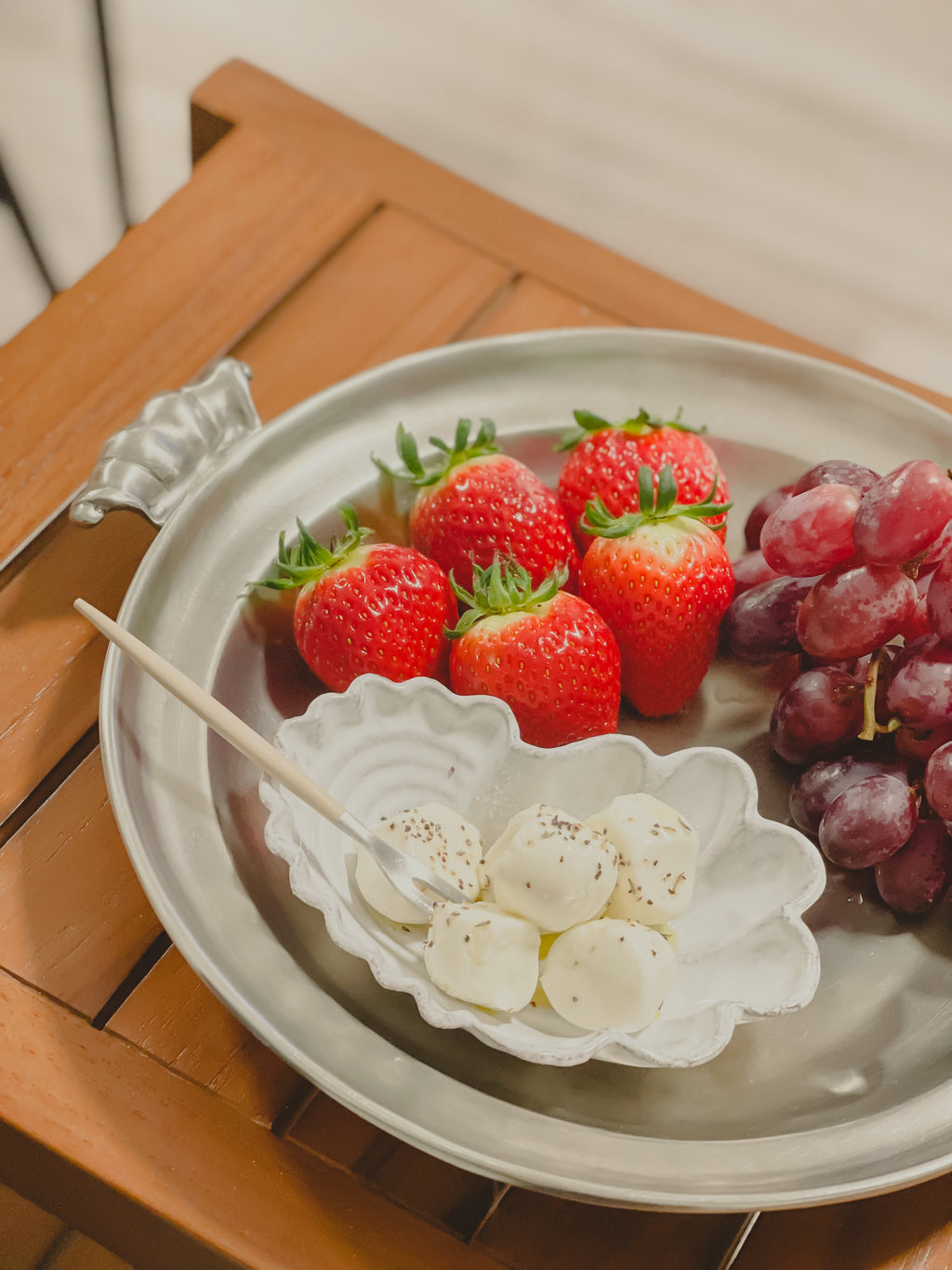 [Archive] Round Low Bowl w/ Scroll Handles
