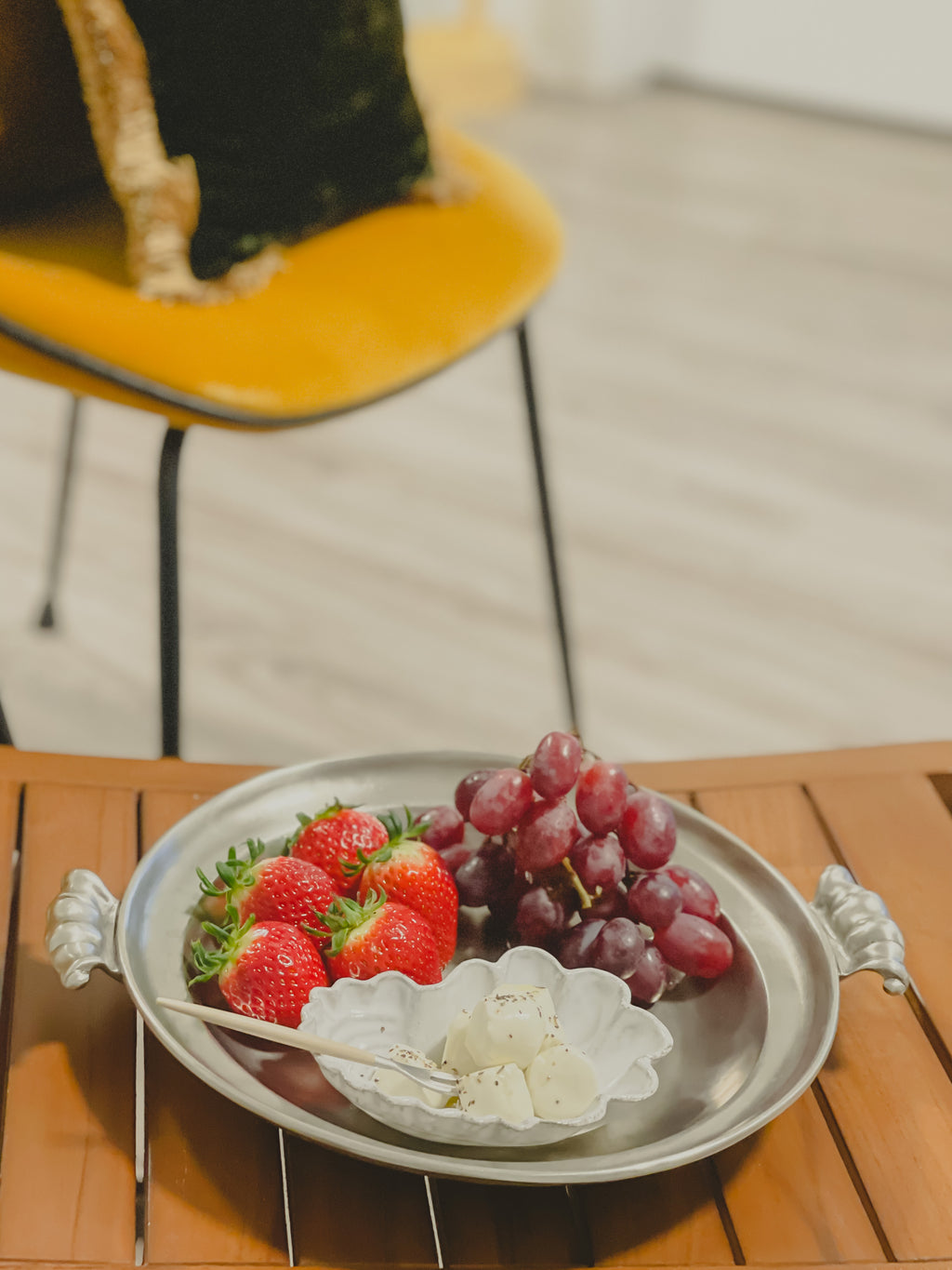 [Archive] Round Low Bowl w/ Scroll Handles