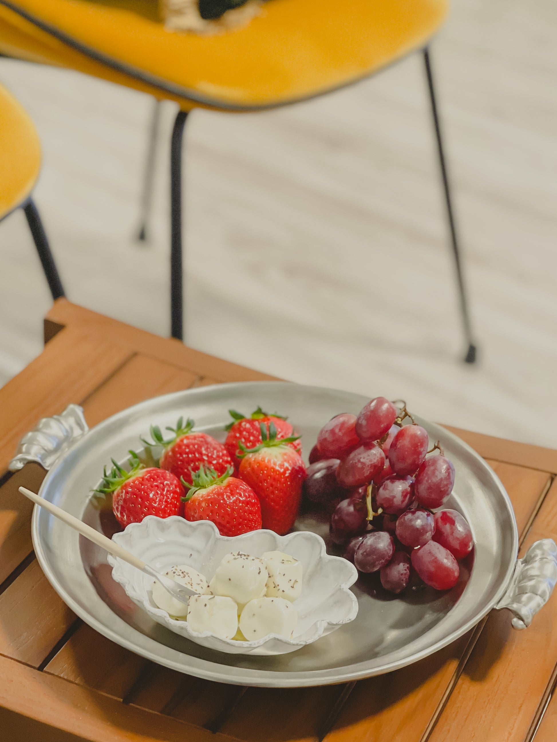 [Archive] Round Low Bowl w/ Scroll Handles