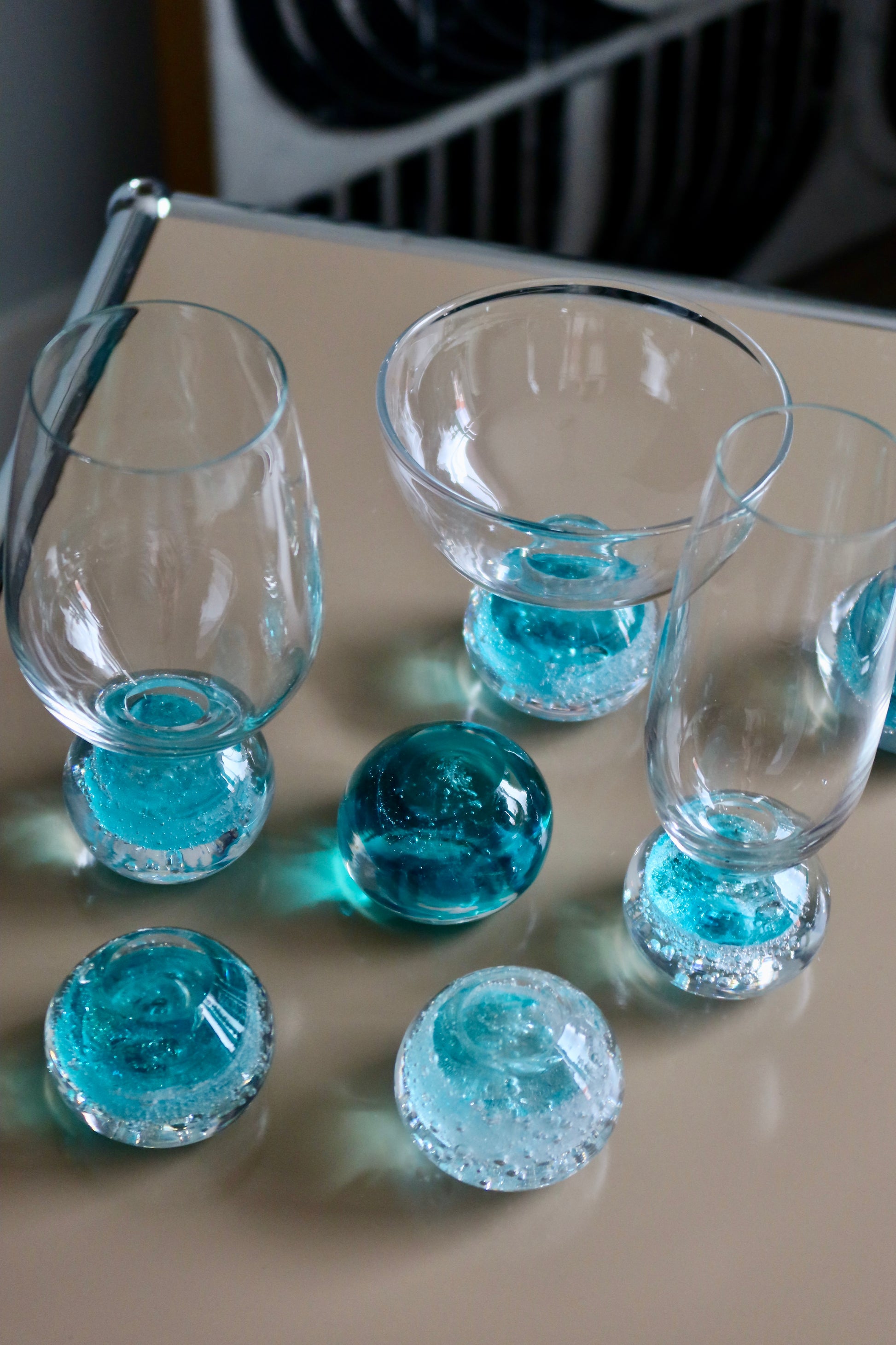 [Archive] Bell Wine Glass - Teal
