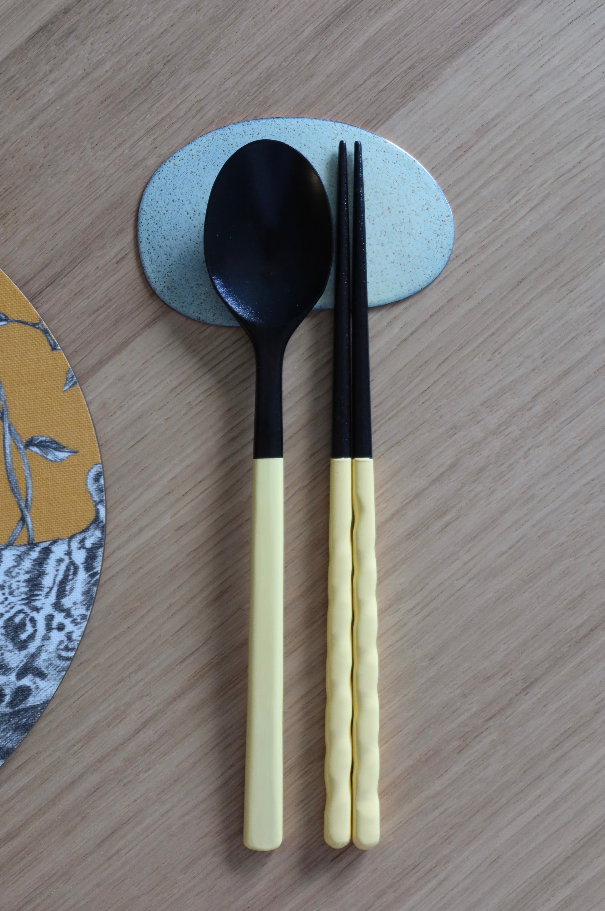 [Archive] Twisted Pastel Ottchil Spoon and Chopsticks Set - Lemon Yellow